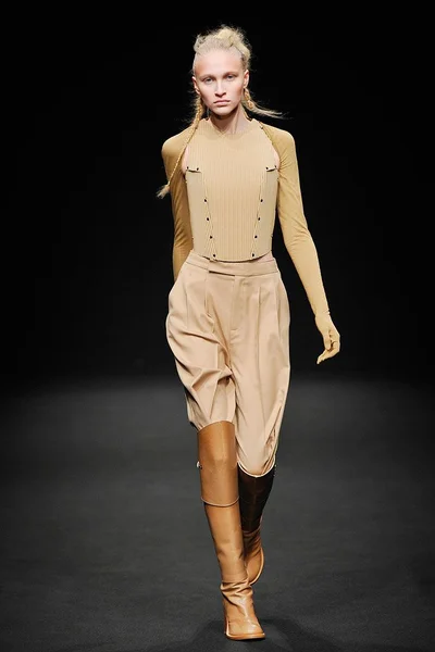 Look 1